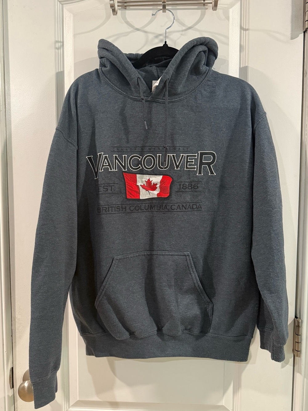 Vancouver British Columbia Canada Gray Hoodie Red and White Flag 🇨🇦 - Picture 2 of 4